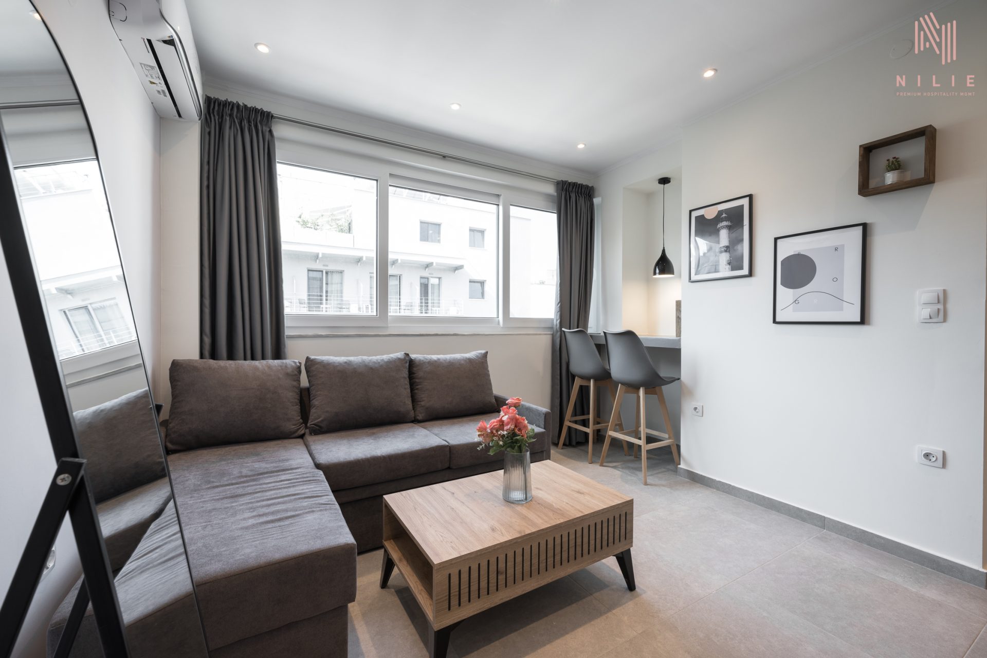 Bourn Apartments Nilie Hospitality MGMT