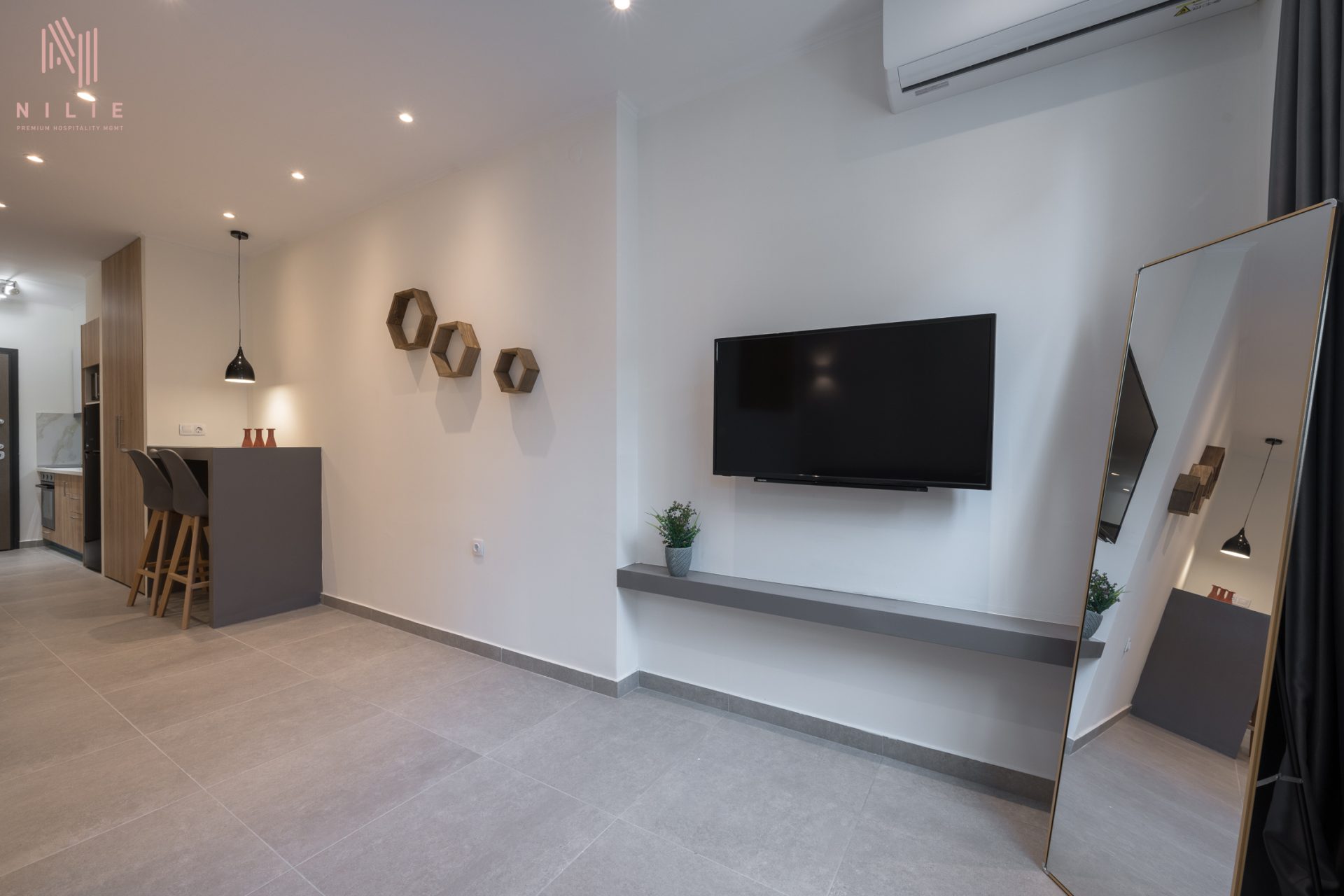 Bourn Apartments 6 Nilie Hospitality MGMT