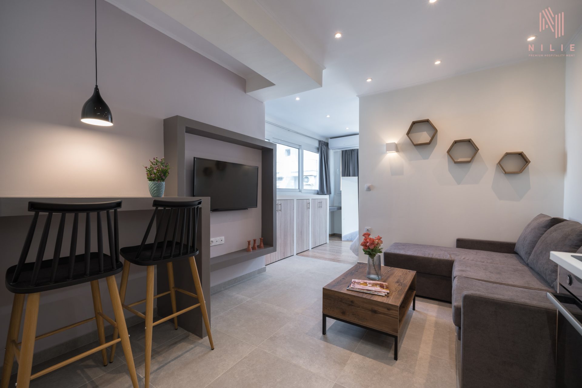 Bourn Apartments Nilie Hospitality MGMT